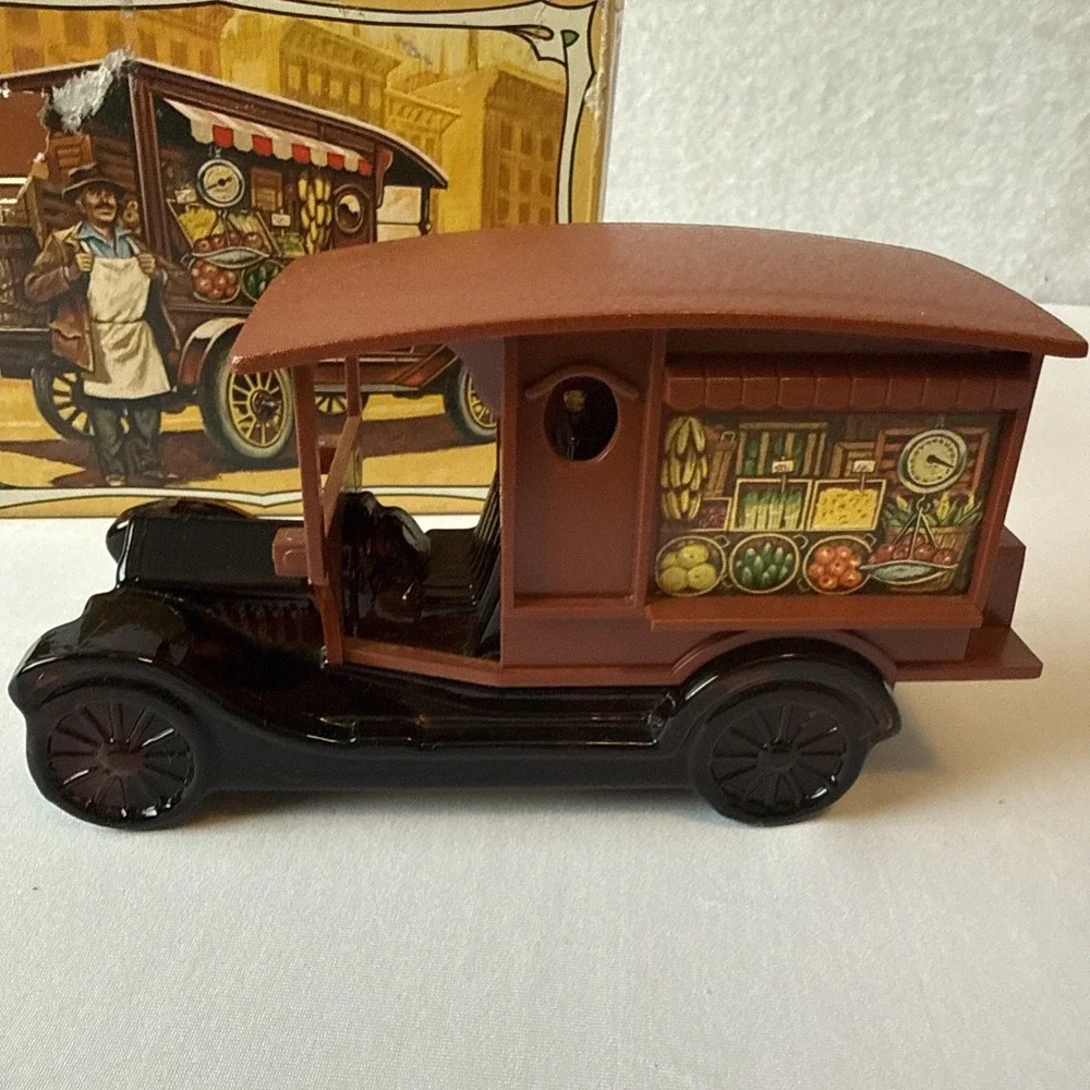 Vintage Avon Country Vendor Truck Decanter Empty Glass Bottle With Box 1970s